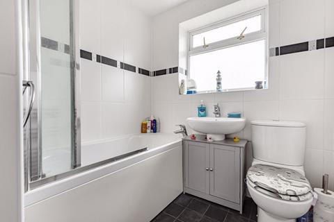 64 Hare Lane, Godalming, GU7 3EF