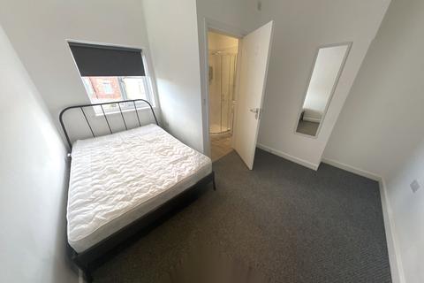 1 bedroom flat to rent - Lower Dock Street, Newport,