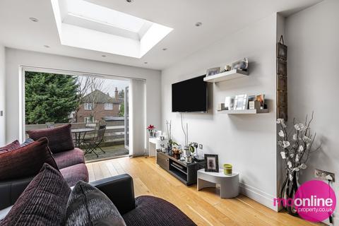 2 bedroom apartment for sale - QUEENS AVENUE, LONDON, N3