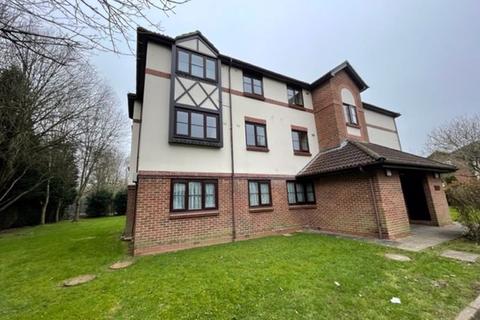 2 bedroom apartment to rent - Redhill