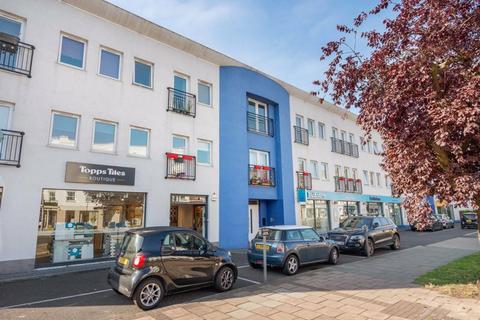 2 bedroom apartment to rent, Auckland House, Walton-On-Thames