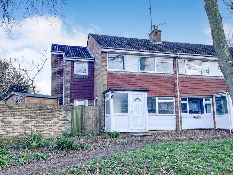 Broome Close, Horsham 4 bed end of terrace house for sale £425,000