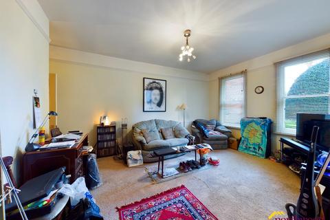 1 bedroom flat for sale - Church Street, Eastbourne, BN22