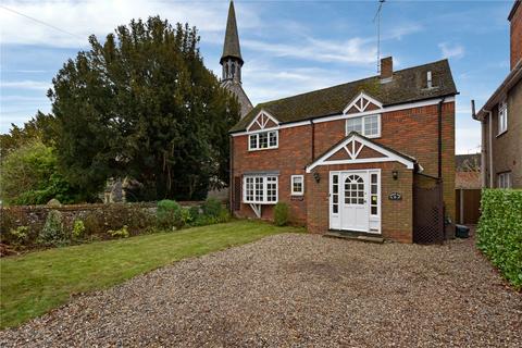 3 bedroom detached house to rent, Verney Close, Marlow, Buckinghamshire, SL7