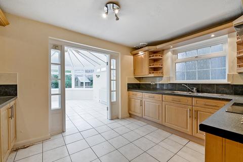 3 bedroom detached house to rent, Verney Close, Marlow, Buckinghamshire, SL7