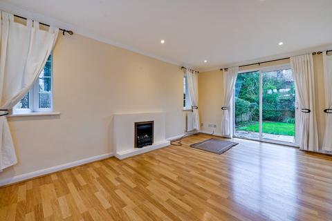 3 bedroom detached house to rent, Verney Close, Marlow, Buckinghamshire, SL7