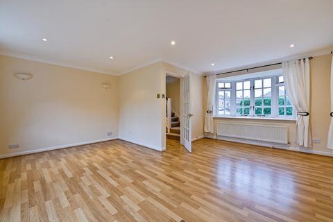 3 bedroom detached house to rent, Verney Close, Marlow, Buckinghamshire, SL7