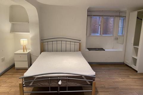 1 bedroom in a house share to rent, Double Room, 4 Upper Church Road