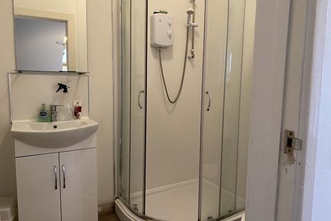 1 bedroom in a house share to rent, Double Room, 4 Upper Church Road