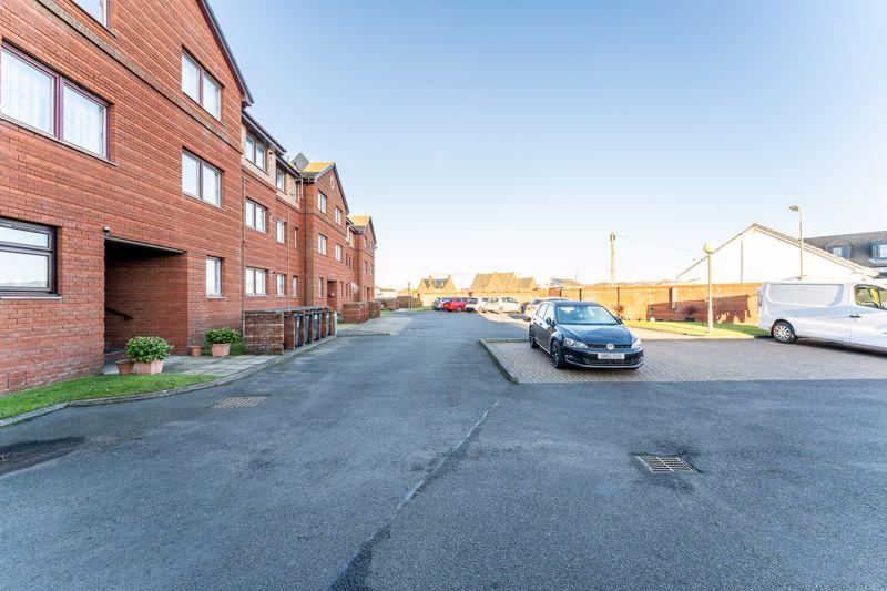 36 Montgomerie Crescent, Saltcoats... 2 bed flat £110,000