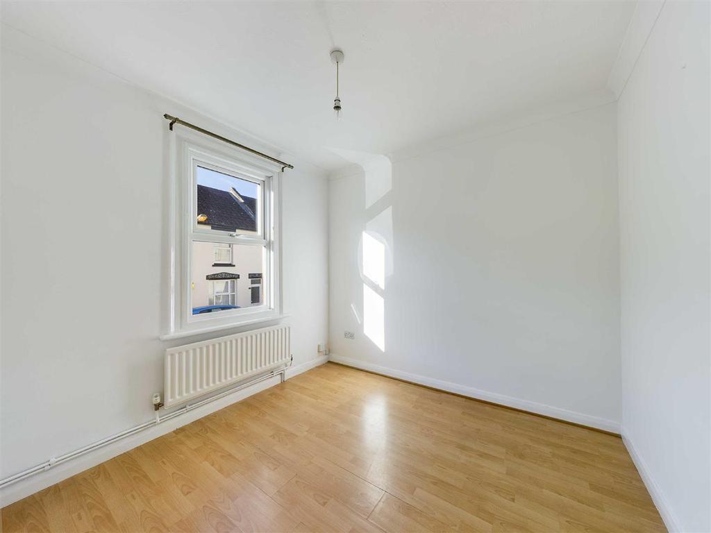 Thorold Road, Chatham 3 bed terraced house £195,000