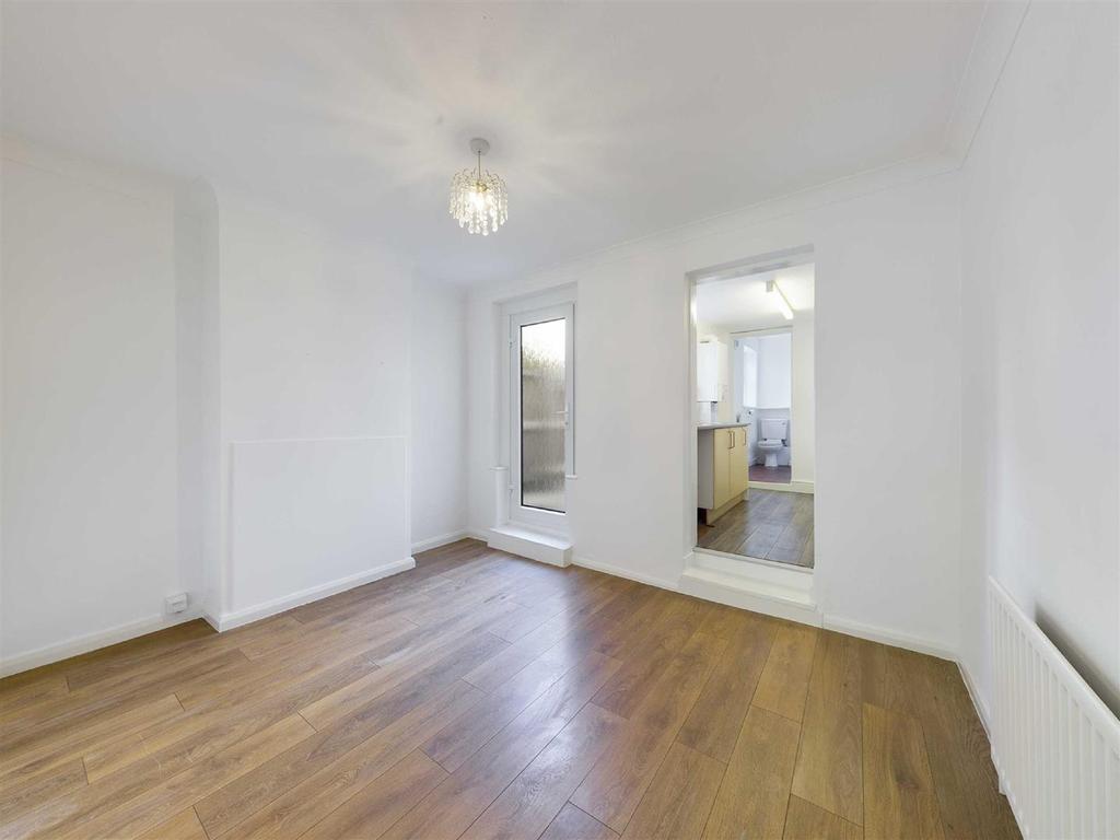 Thorold Road, Chatham 3 bed terraced house £195,000