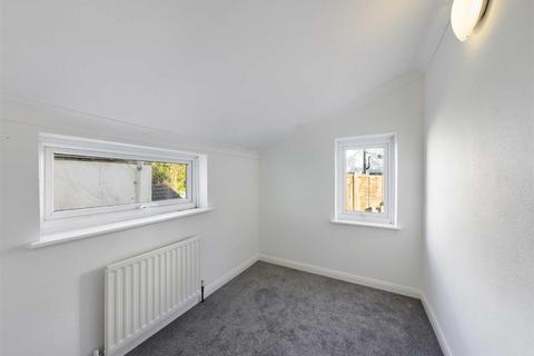 21 Thorold Road, Chatham, ME5 7EA