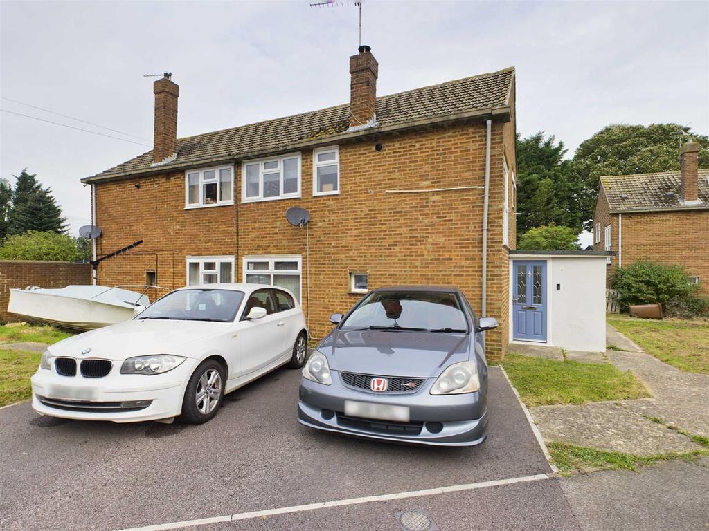Myrtle Crescent, Walderslade, Chatham 2 bed semidetached house £260,000