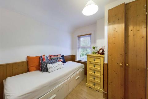 33 Weston Road, Rochester, ME2 3HA