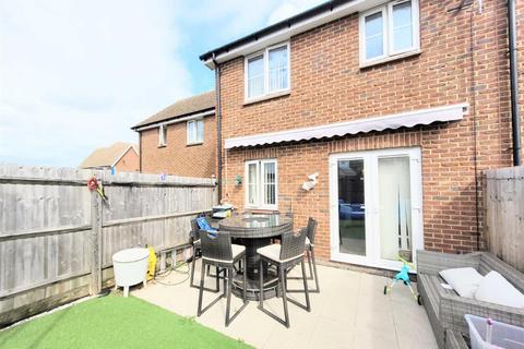 18 Choir Close, Wainscott, Rochester, ME3 8FQ