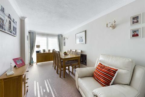 1 Duchess Close, Rochester, ME2 3TX