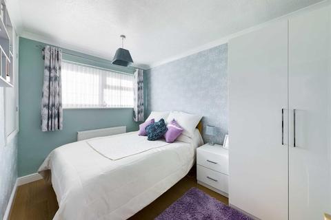 1 Duchess Close, Rochester, ME2 3TX