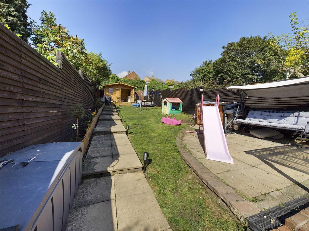 Jersey Road, Strood, Rochester 4 bed end of terrace house £350,000