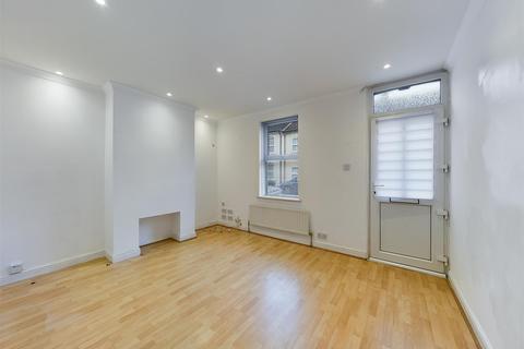 69 Montfort Road, Rochester, ME2 3EX