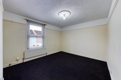 69 Montfort Road, Rochester, ME2 3EX