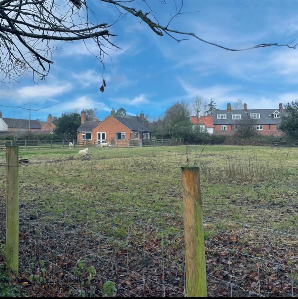Middle Lane, Nether Broughton, Melton Mowbray 2 bed detached bungalow