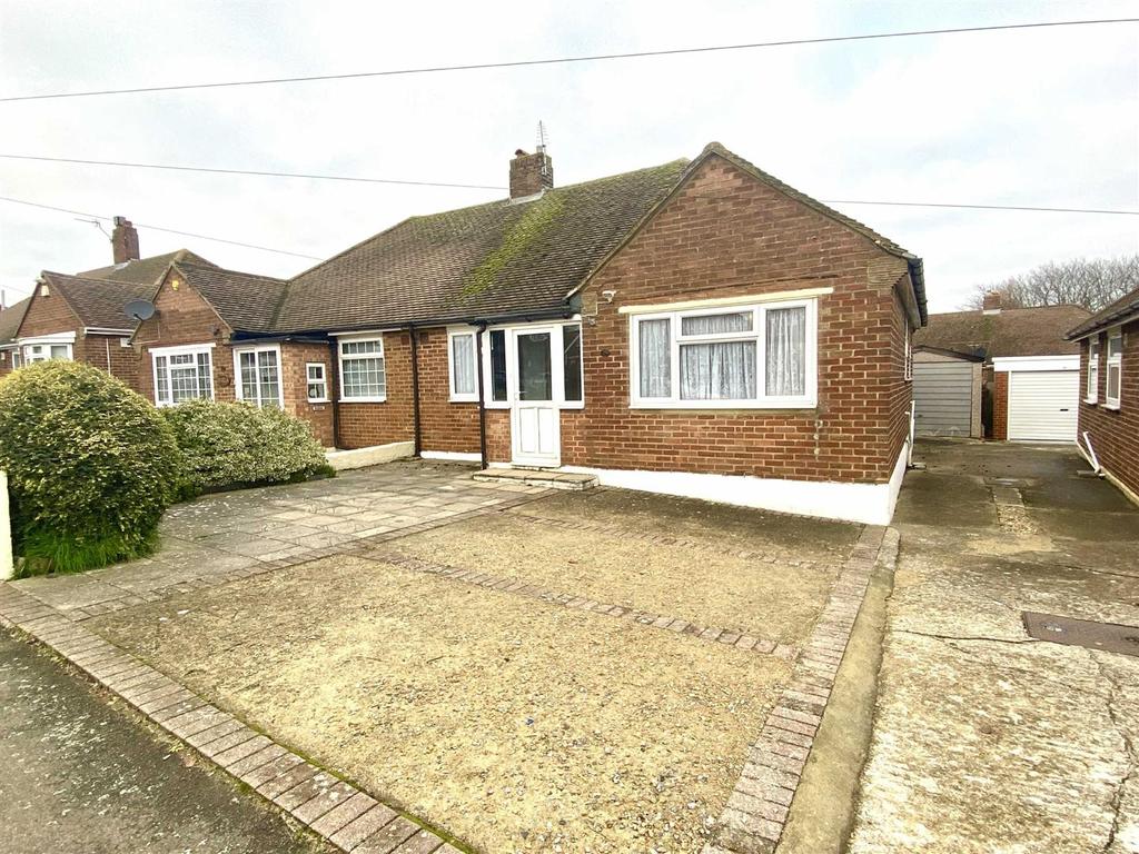 Watson Avenue, Chatham 2 bed semi-detached bungalow - £300,000