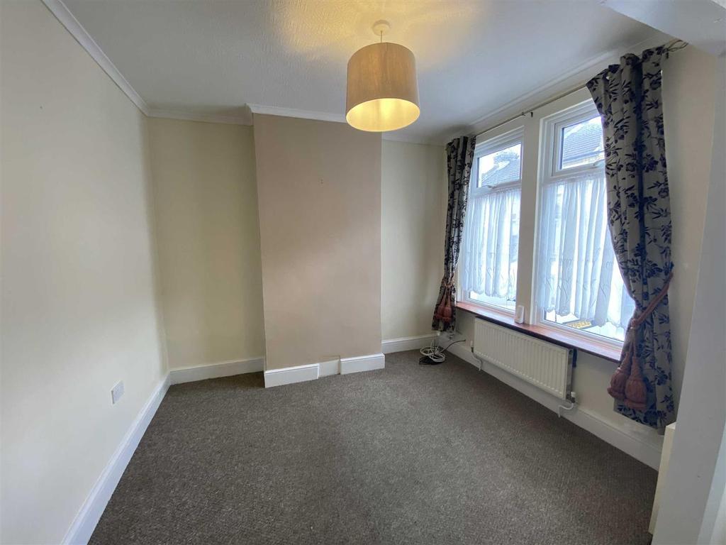Kitchener Road, Strood, Rochester 2 bed terraced house £220,000