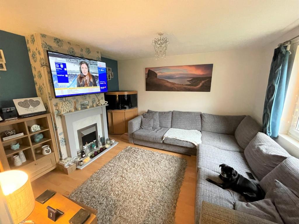 Trelawney Rise, Torpoint 3 bed terraced house £170,000