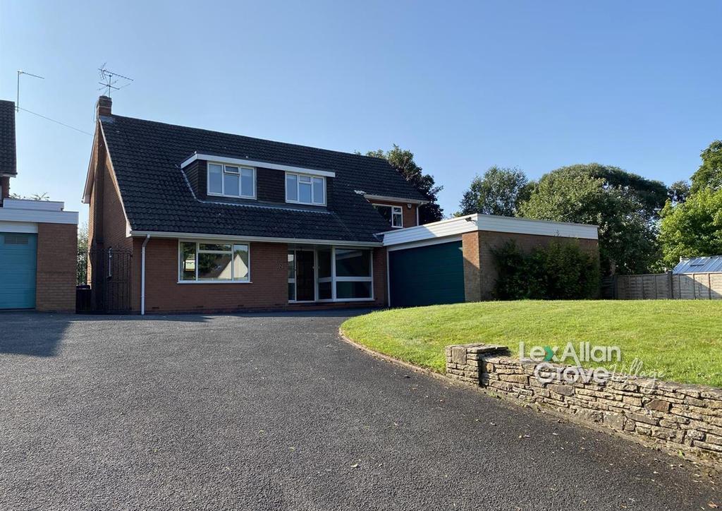 Church Avenue, Clent, Stourbridge 4 bed detached house £750,000