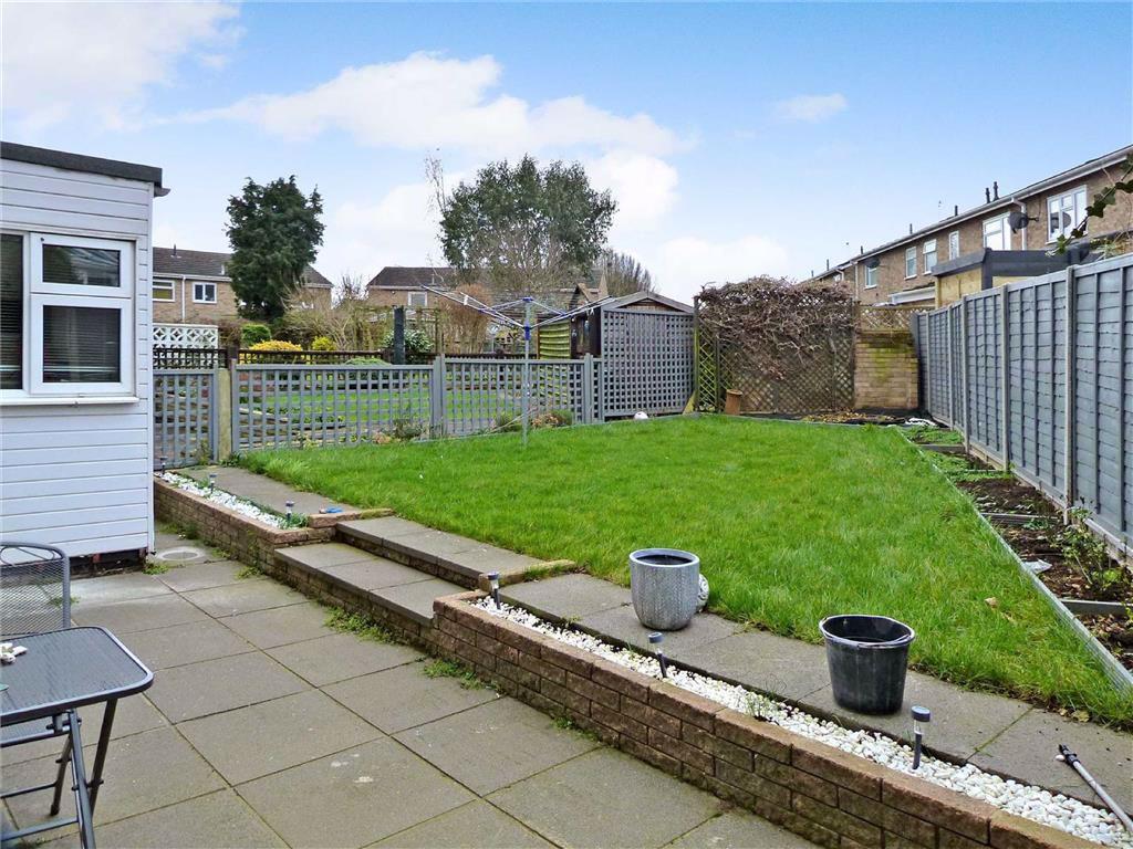 Bakers Grove, Welwyn Garden City 3 bed end of terrace house £475,000