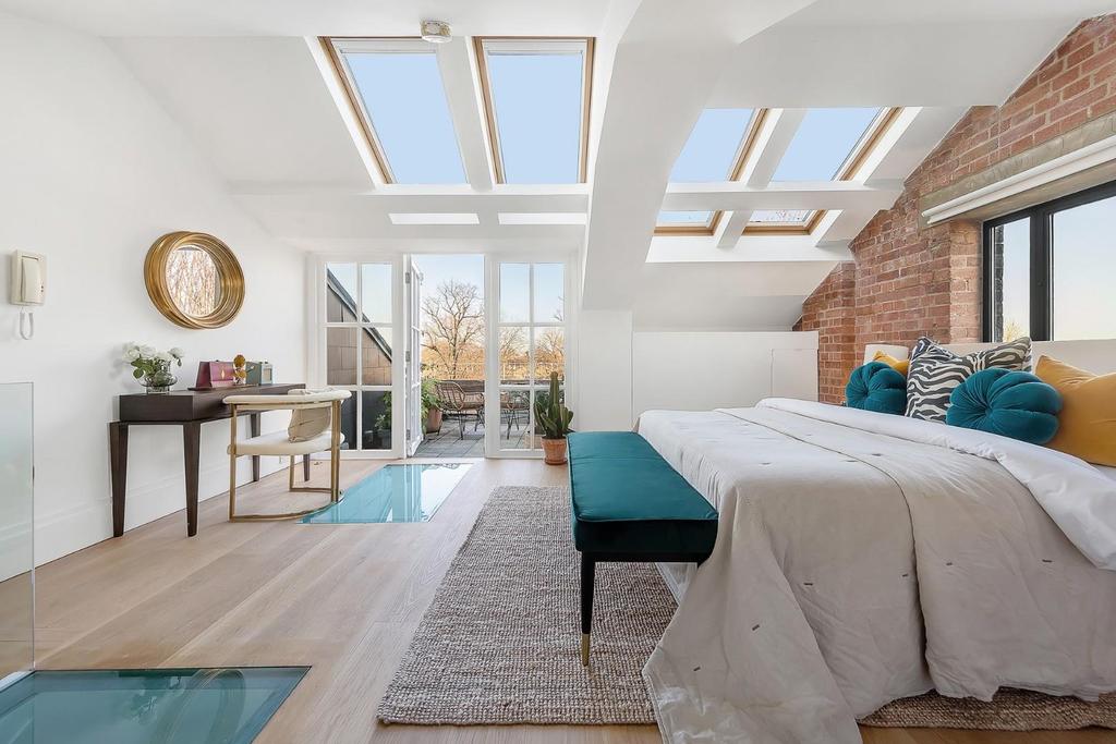 Bedroom (1).jpg