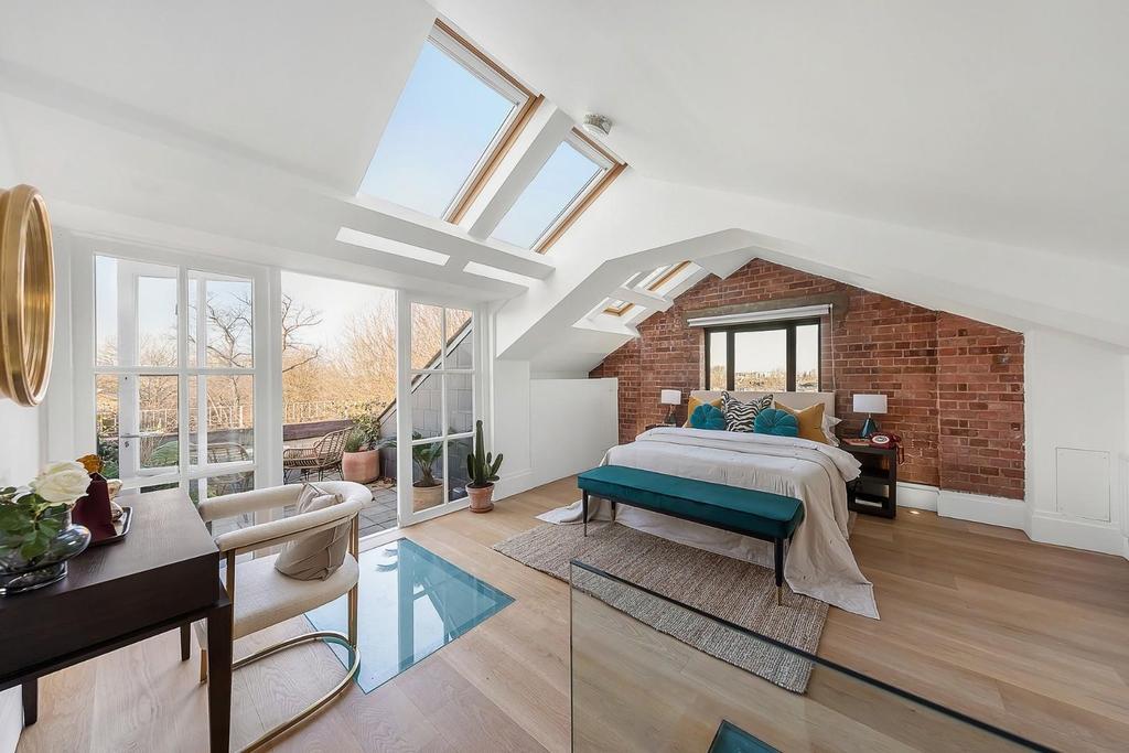 Bedroom (3).jpg