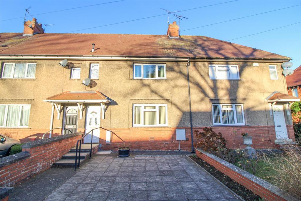 Quarry Moor Lane, Ripon 3 bed terraced house £195,000