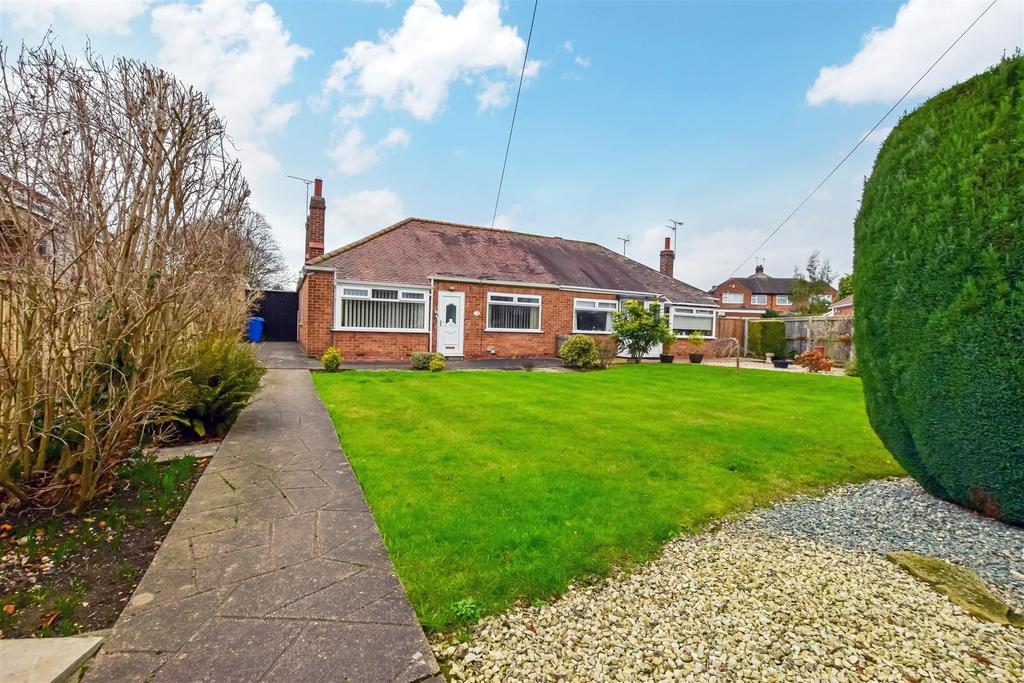 Beech Lawn, Anlaby, Hull 2 bed semidetached bungalow £216,000
