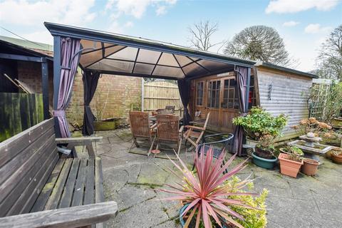 7 Beech Lawn, Anlaby, Hull, HU10 7BN