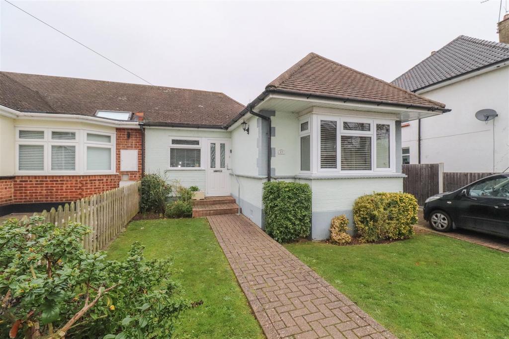 Essex Gardens, LeighOnSea 2 bed semidetached bungalow £400,000