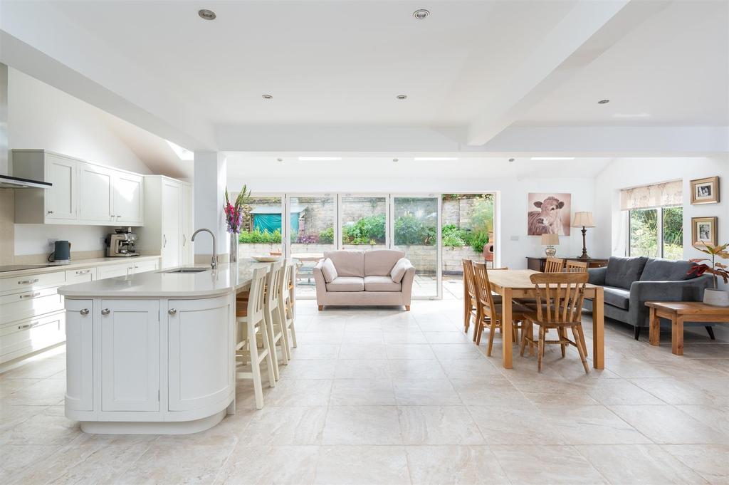 Kitchen/dining area