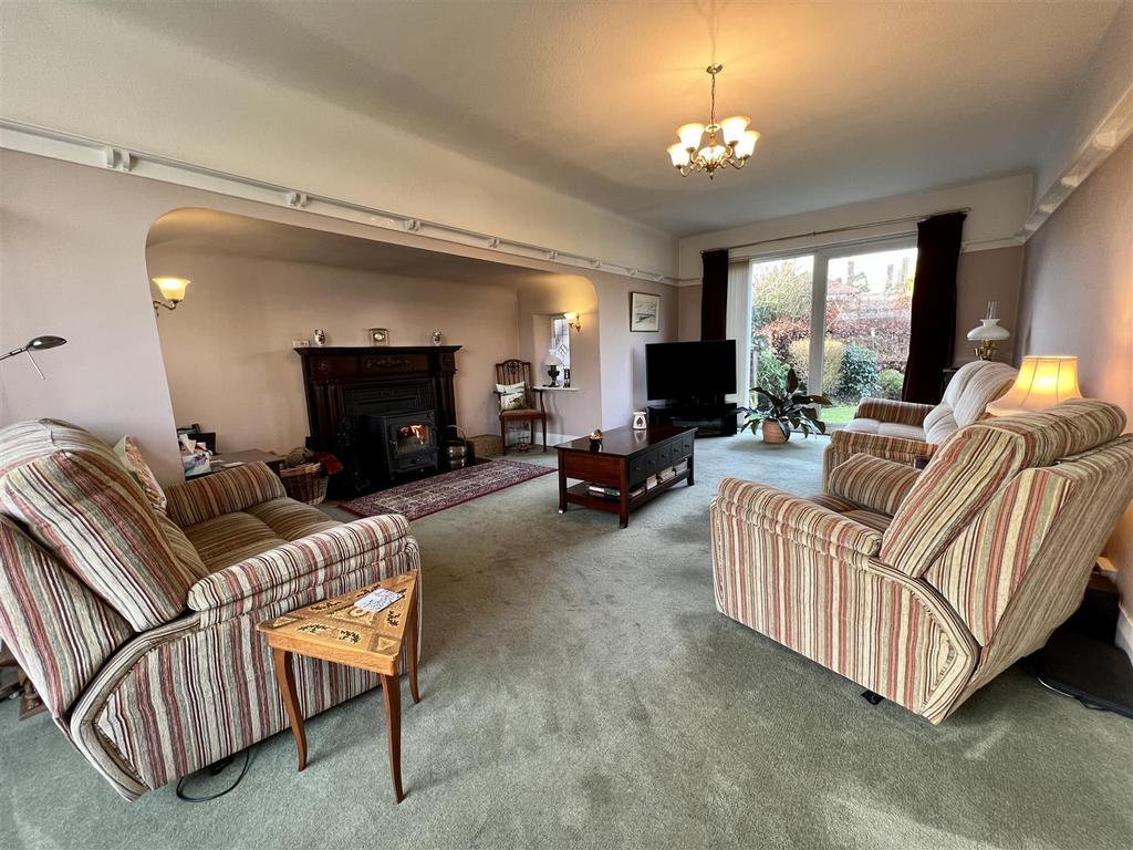 Thorley Lane, Timperley, Altrincham 4 bed detached house £735,000