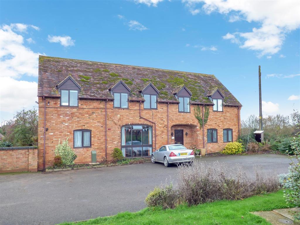 Clifford Road, Clifford Chambers, StratforduponAvon 6 bed farm house £2,250 pcm (£519 pw)