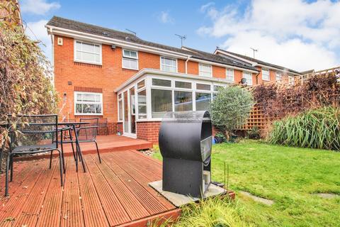 27 Broad Leys Road, Barnwood, Gloucester, GL4 3YW