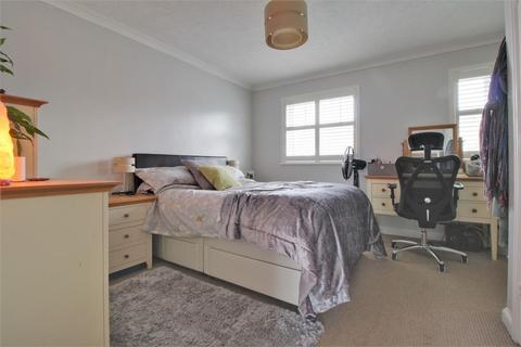 27 Broad Leys Road, Barnwood, Gloucester, GL4 3YW
