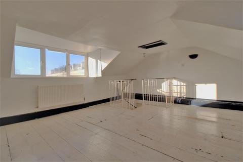 Flat 4, 10 Brunswick Square, Gloucester, GL1 1UG
