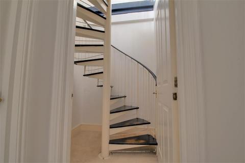 Flat 4, 10 Brunswick Square, Gloucester, GL1 1UG