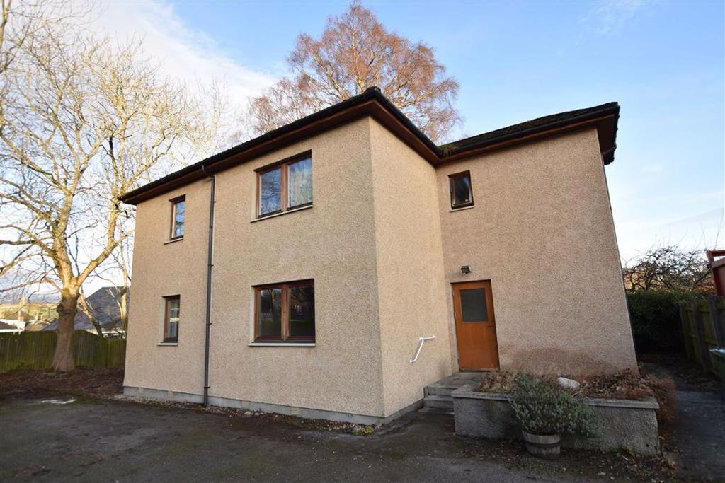 Castle Street, Dingwall, Rossshire 2 bed flat £100,000