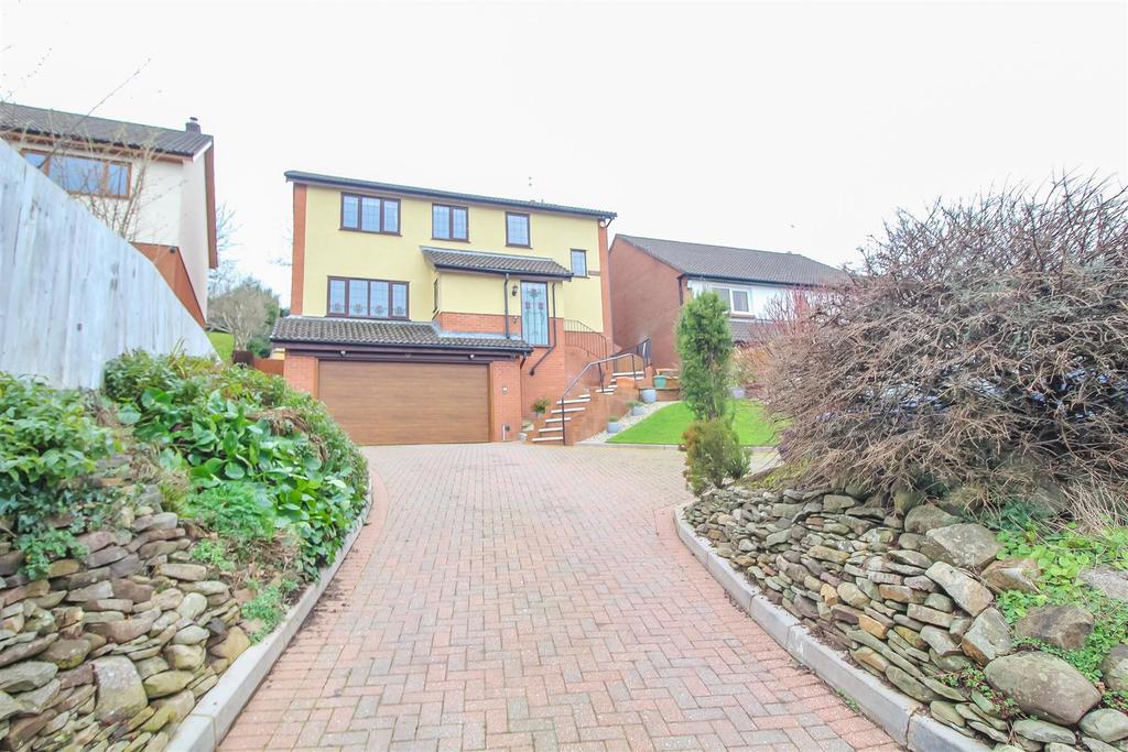 Caerphilly Close, Rhiwderin, Newport 4 bed detached house £450,000