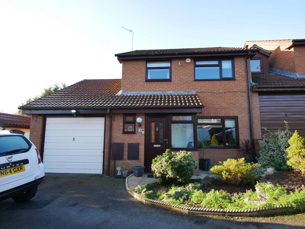 Wellfield Court, Pencoedtre Lane, Barry 3 bed link detached house £