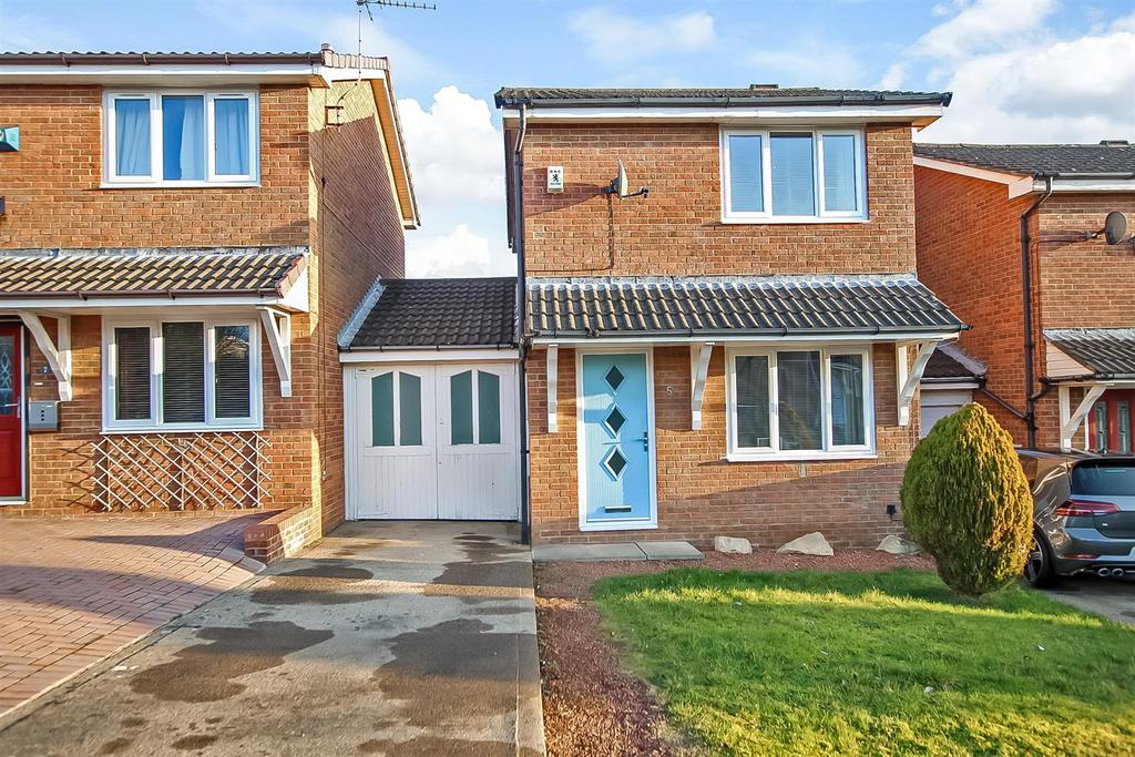 Pemberton Road, Woodham, Newton Aycliffe 2 bed semidetached house £