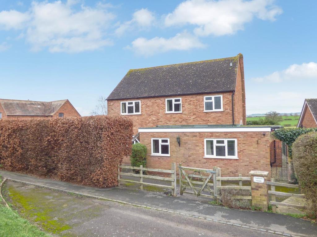 Alderminster, StratfordUponAvon 3 bed detached house £415,000