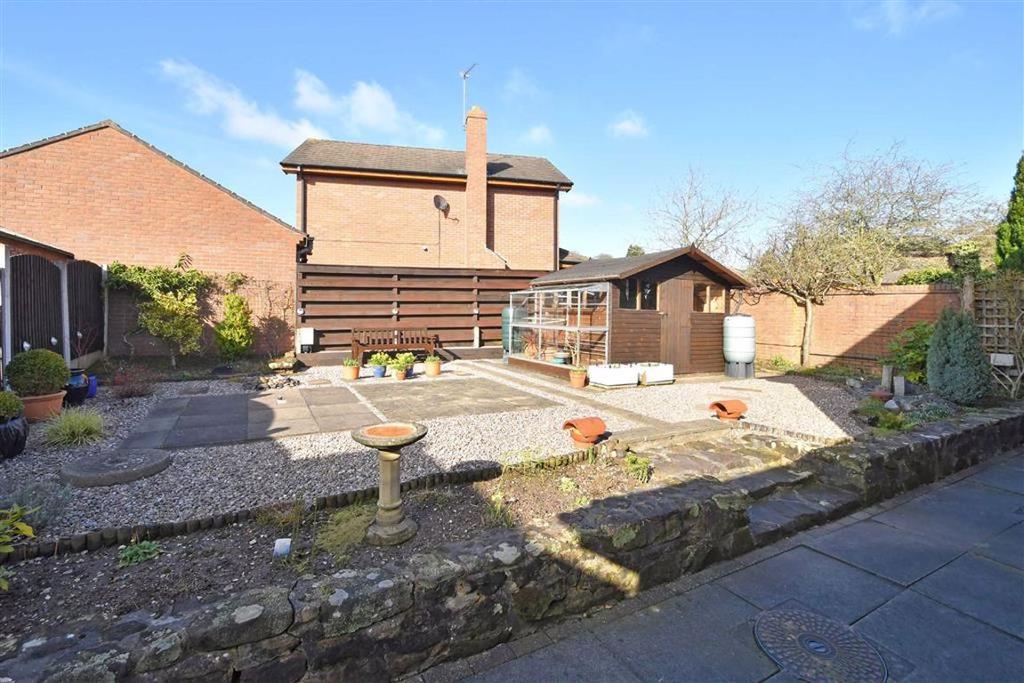 Byron Close, Cheadle 4 bed detached house £350,000